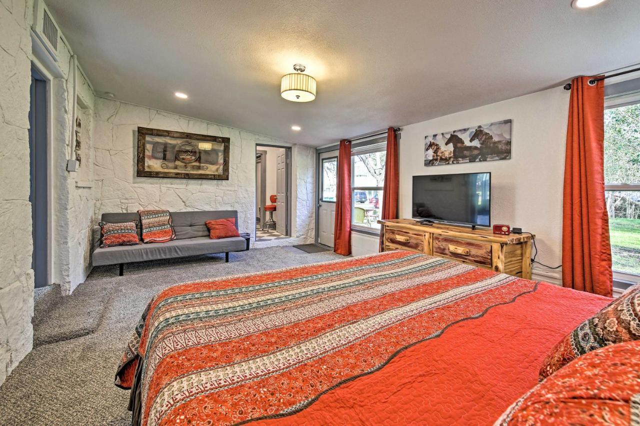 Retro Updated Blanco Abode - Steps To Main Street! Luaran gambar